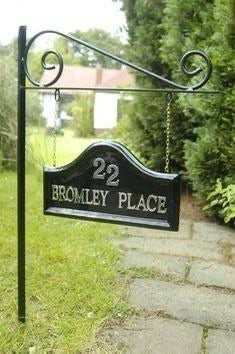 Custamiseable Solid Wooden Outdoor Name Plate With Metal Stand