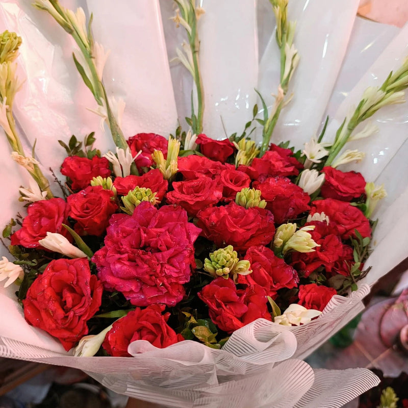 Custom Fresh Flowers Bouquet – Large | Personalized Floral Gift