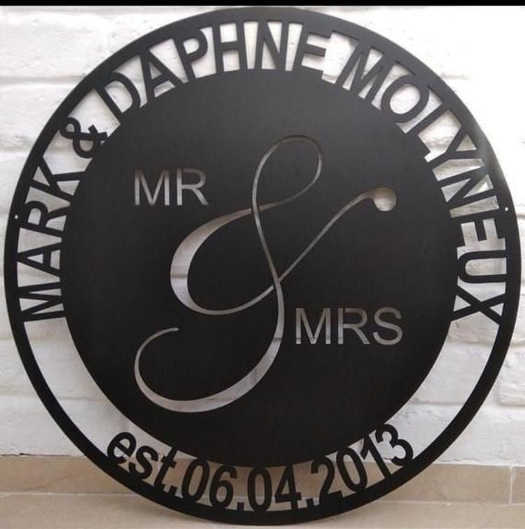 Customized Round Shape Wall Frame