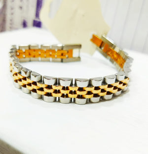 High-Quality Metallic Bracelets In Gold, Silver And Black Colors For Men